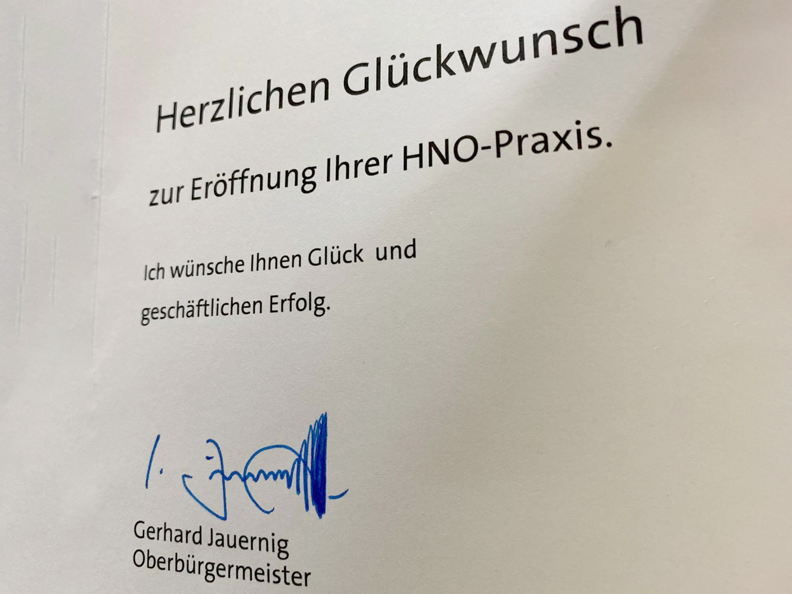 Auch Gerhard Jauernig, Oberbürgermeister von Günzburg, gratulierte zur Eröffnung.